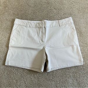 Ann Taylor LOFT Riviera Chino Shorts in Khaki 6”Inseam Size 18 VGUC
